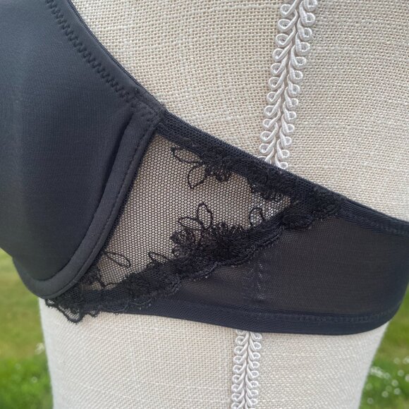 Victoria's Secret Angels Ipex Bra, Black 34B - Picture 3 of 16